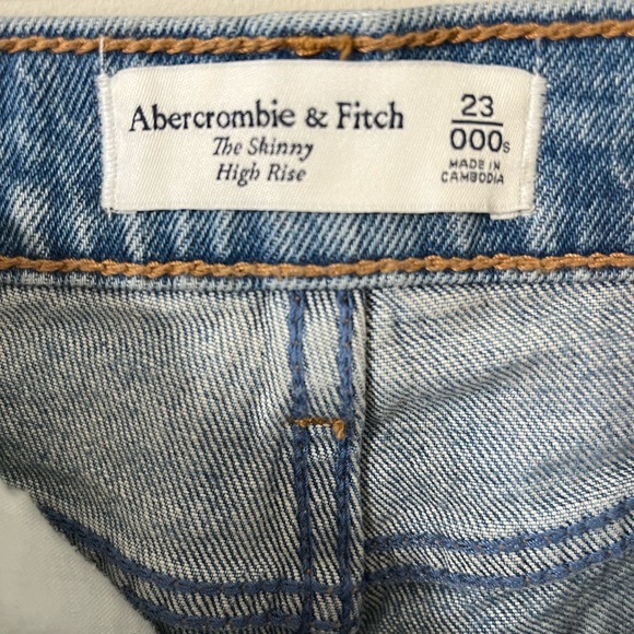 Abercrombie & Fitch The Skinny High Rise Medium Wash Distressed Denim Jean 000 - Picture 10 of 11